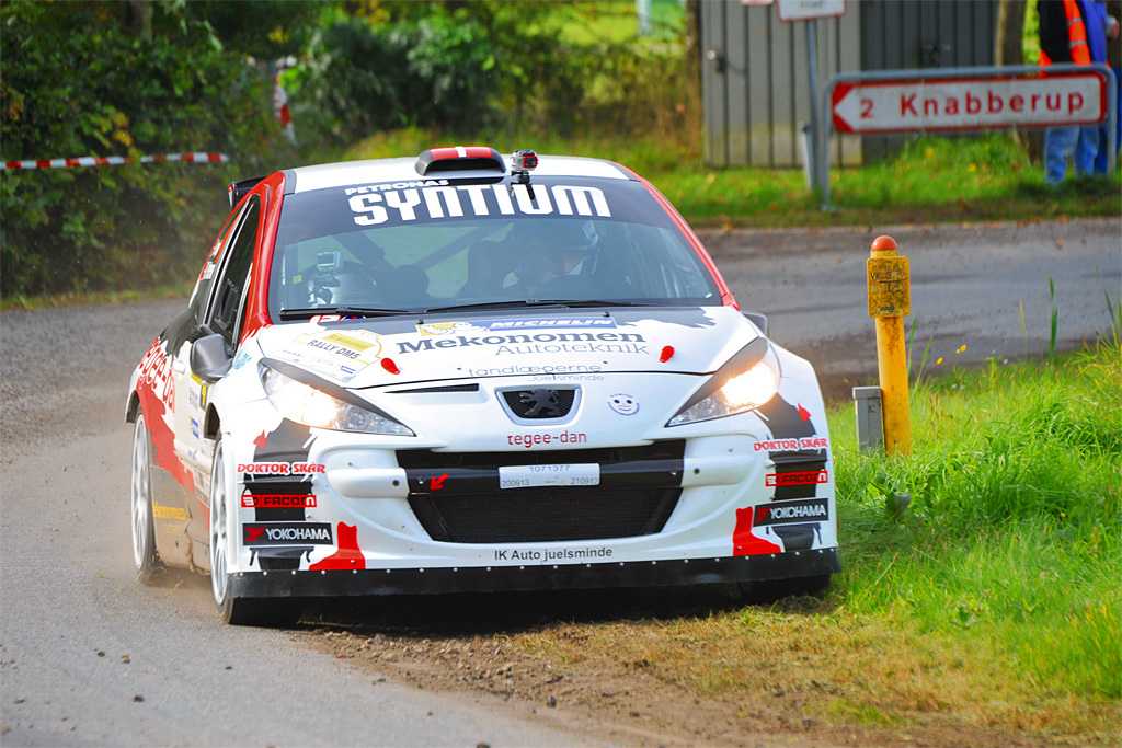 Med sejren i Mekonomen Rally lørdag overtog Ib Kragh/Mie Petersen føringen den hurtige 4WD-division